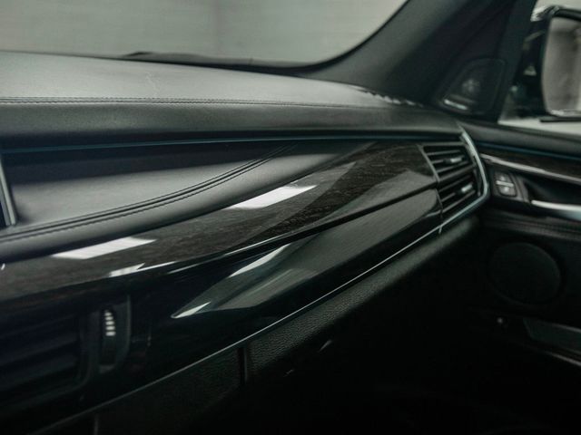 2017 BMW X5 xDrive50i Sports Activity Vehicle - 22945240 - 21