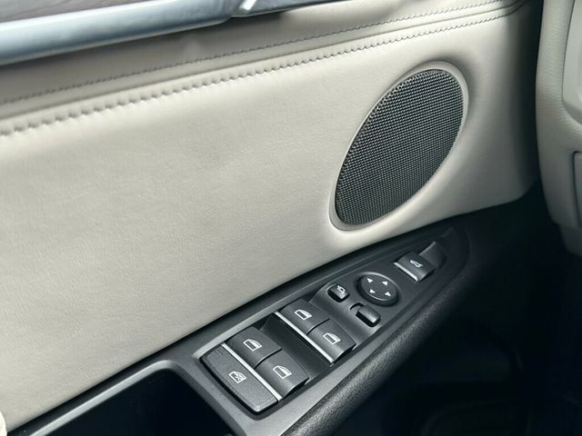 2017 BMW X6 xDrive50i - 23060470 - 30