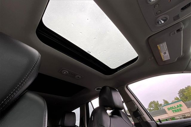 2017 Buick Enclave AWD 4dr Leather - 22939118 - 32