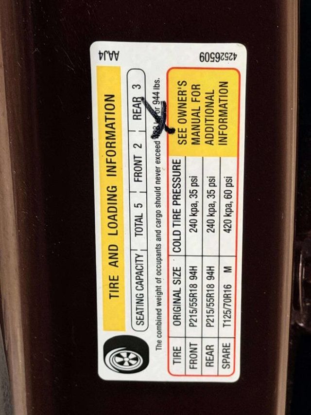 2017 Buick Encore FWD 4dr Essence - 23034657 - 17