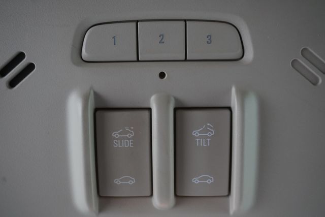 2017 Buick Encore FWD 4dr Premium - 23006068 - 24