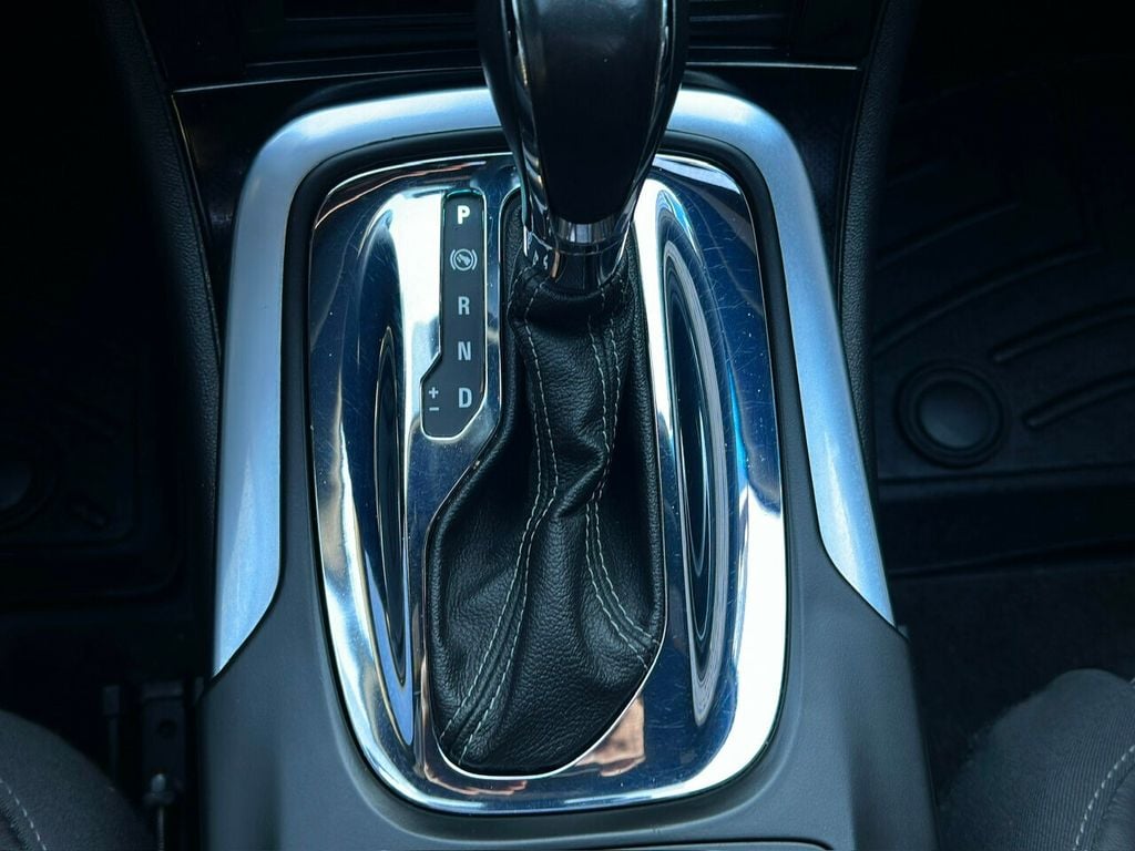 2017 Buick Regal 4dr Sedan GS AWD - 22159825 - 36