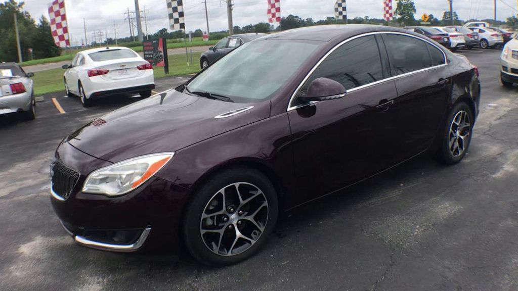 2017 Buick Regal Sport Touring photo 4