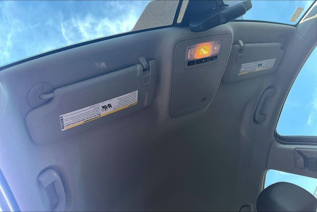 2017 Buick Regal 4dr Sedan Turbo AWD - 23009756 - 32