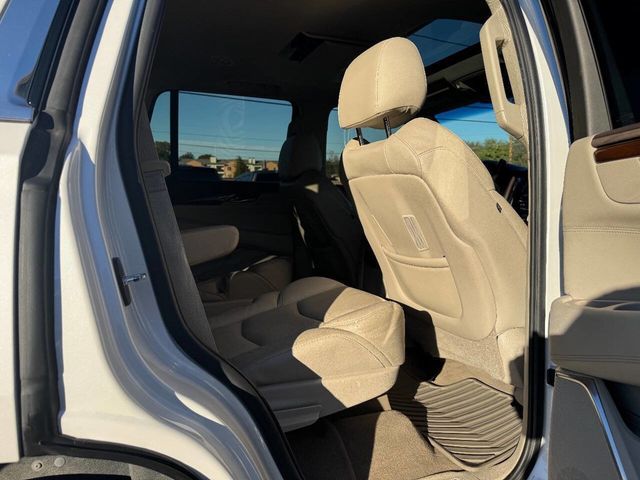 2017 Cadillac Escalade 2WD 4dr Luxury - 22952392 - 13