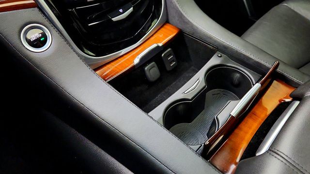 2017 Cadillac Escalade 4dr Premium Luxury w/ Power Retractable Running Boards - 23003953 - 16