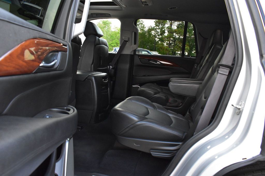 2017 Cadillac Escalade 4WD 4dr Luxury - 22919802 - 19