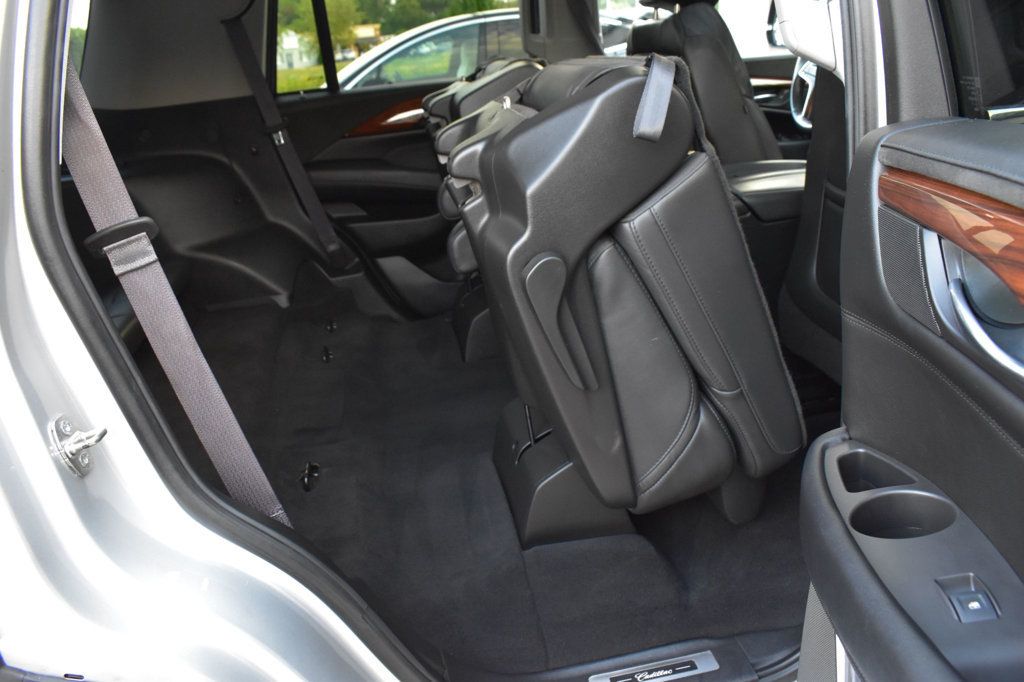 2017 Cadillac Escalade 4WD 4dr Luxury - 22919802 - 28