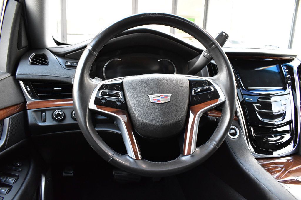 2017 Cadillac Escalade 4WD 4dr Luxury - 22919802 - 30