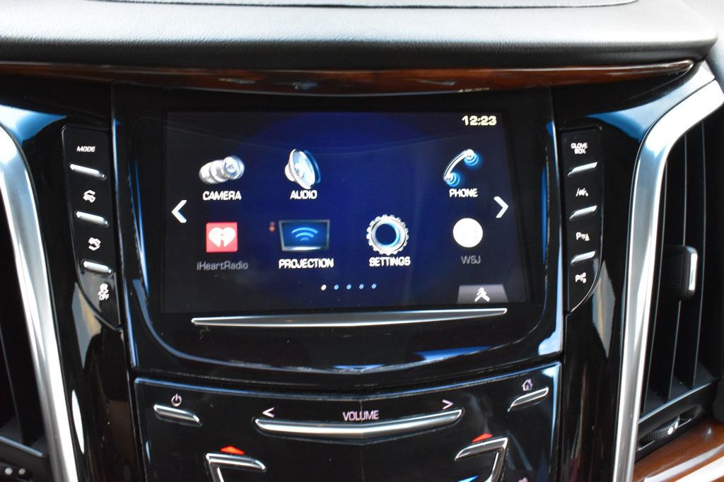 2017 Cadillac Escalade 4WD 4dr Luxury - 22919802 - 42