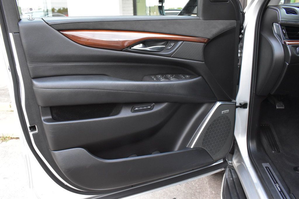 2017 Cadillac Escalade 4WD 4dr Luxury - 22919802 - 63