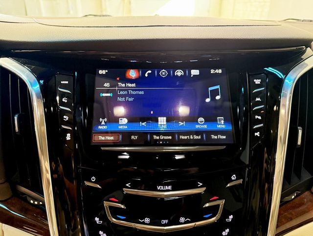2017 Cadillac Escalade 4WD 4dr Luxury - 22934461 - 17