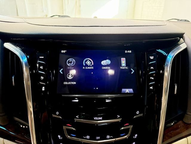 2017 Cadillac Escalade 4WD 4dr Luxury - 22934461 - 19