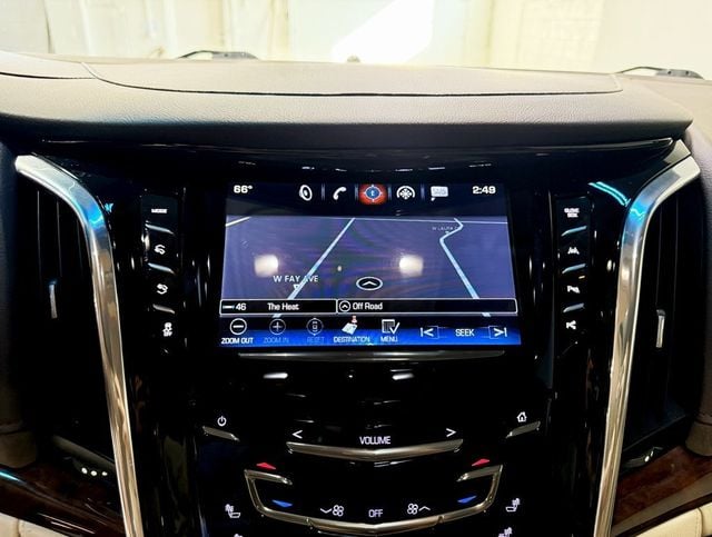 2017 Cadillac Escalade 4WD 4dr Luxury - 22934461 - 22
