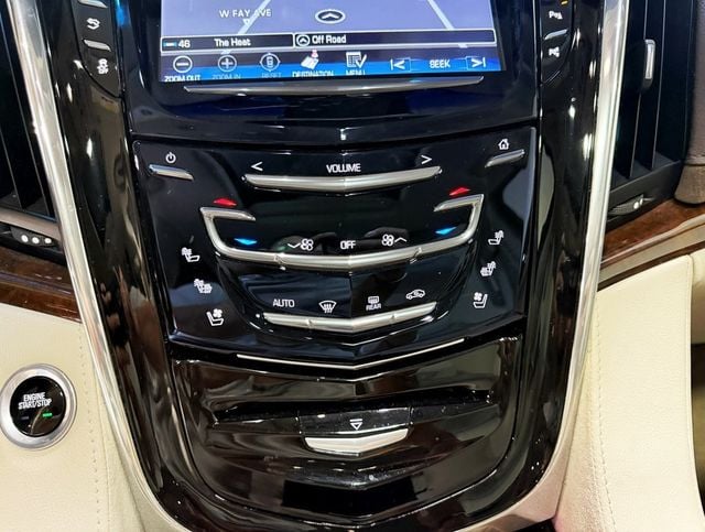 2017 Cadillac Escalade 4WD 4dr Luxury - 22934461 - 24