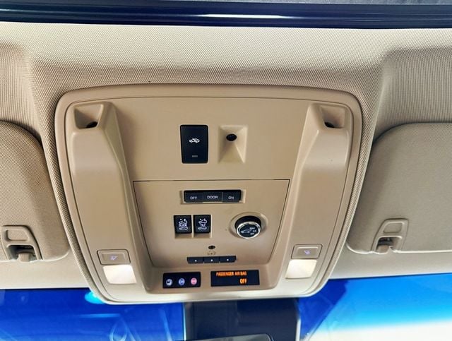 2017 Cadillac Escalade 4WD 4dr Luxury - 22934461 - 25