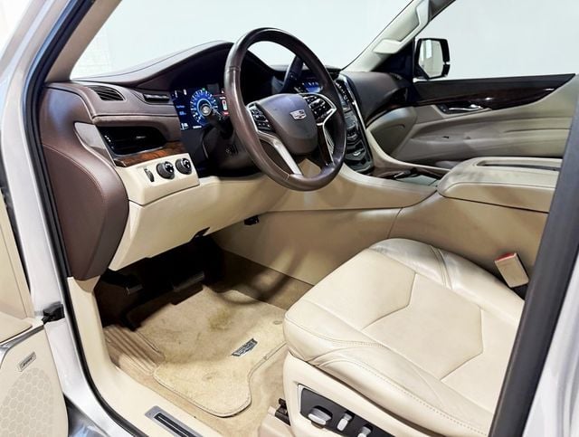2017 Cadillac Escalade 4WD 4dr Luxury - 22934461 - 28
