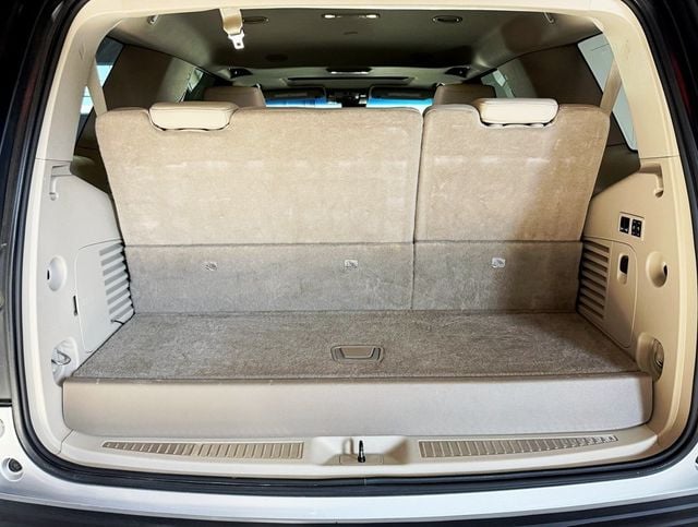 2017 Cadillac Escalade 4WD 4dr Luxury - 22934461 - 42
