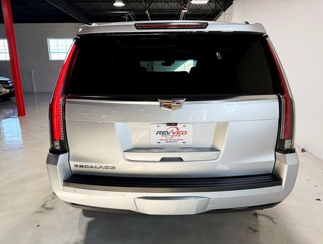 2017 Cadillac Escalade 4WD 4dr Luxury - 22934461 - 5