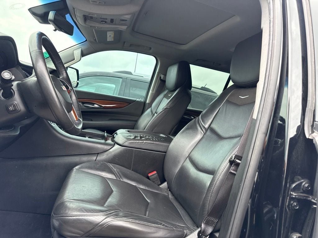 2017 Cadillac Escalade 4WD 4dr Luxury - 23067099 - 3