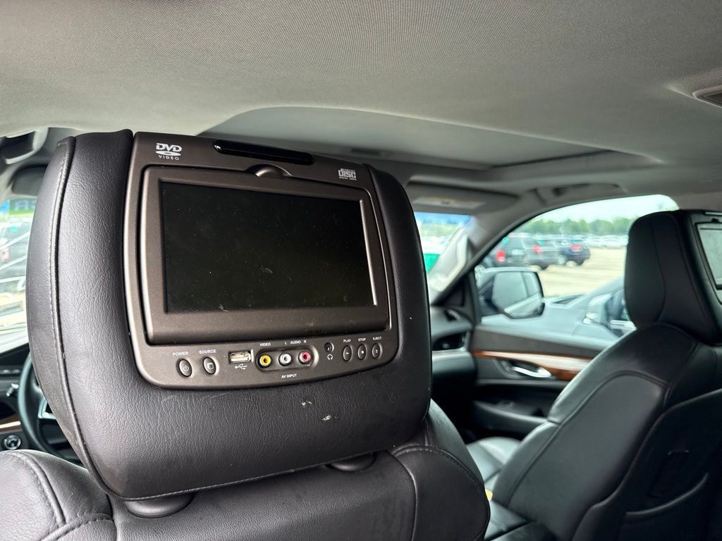 2017 Cadillac Escalade 4WD 4dr Luxury - 23067099 - 5