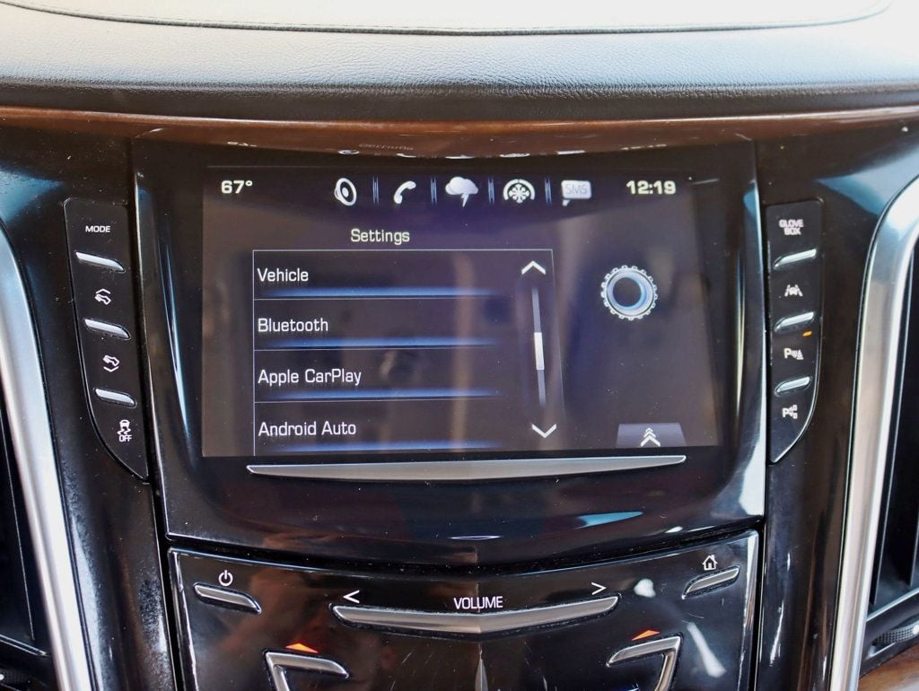 2017 Cadillac Escalade 4WD 4dr Luxury - 23005804 - 17