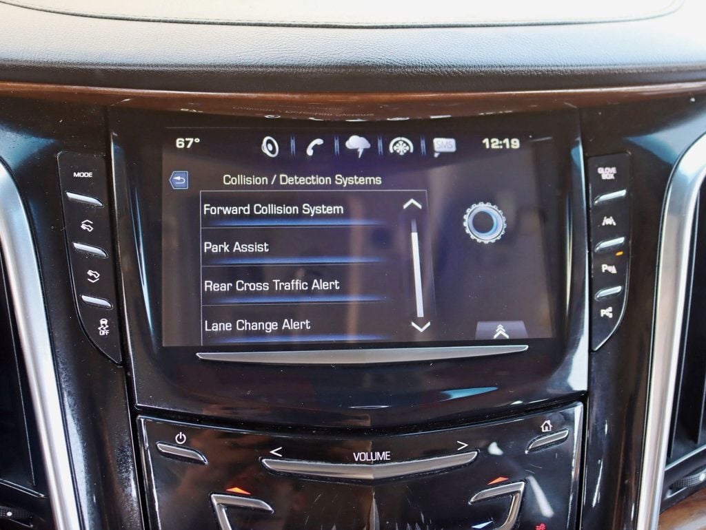 2017 Cadillac Escalade 4WD 4dr Luxury - 23005804 - 18