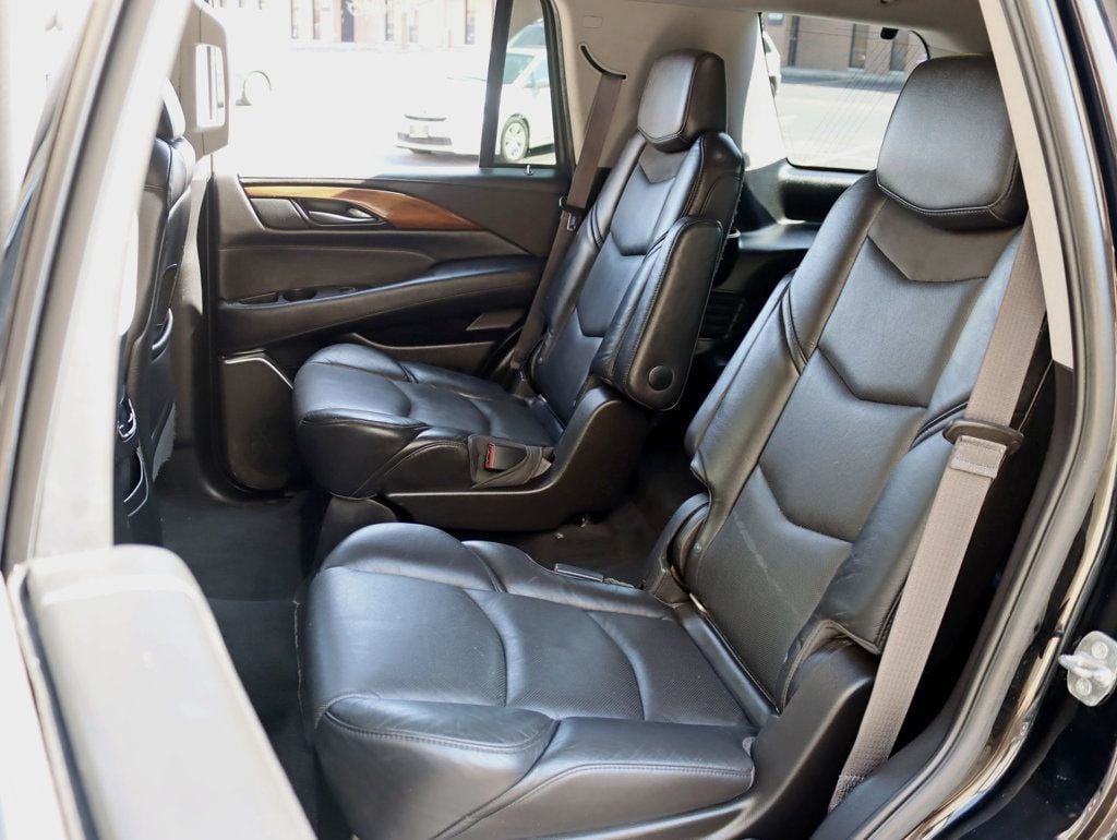 2017 Cadillac Escalade 4WD 4dr Luxury - 23005804 - 24
