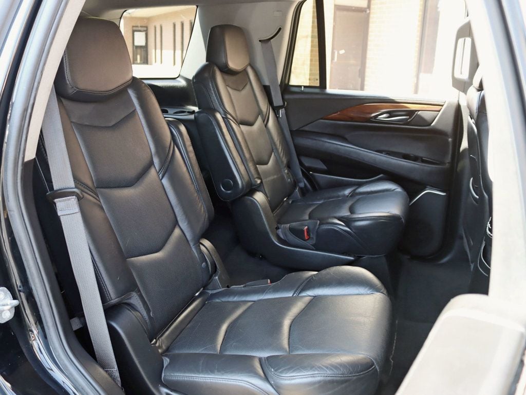 2017 Cadillac Escalade 4WD 4dr Luxury - 23005804 - 25