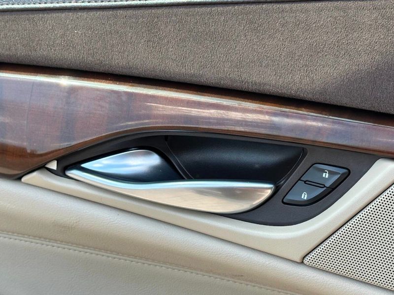 2017 Cadillac Escalade 4WD 4dr Luxury - 22875056 - 12