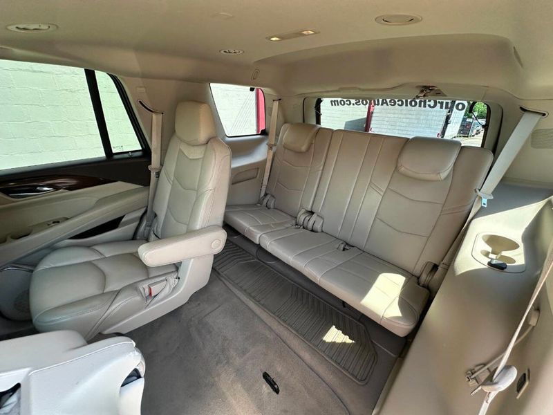 2017 Cadillac Escalade 4WD 4dr Luxury - 22875056 - 20