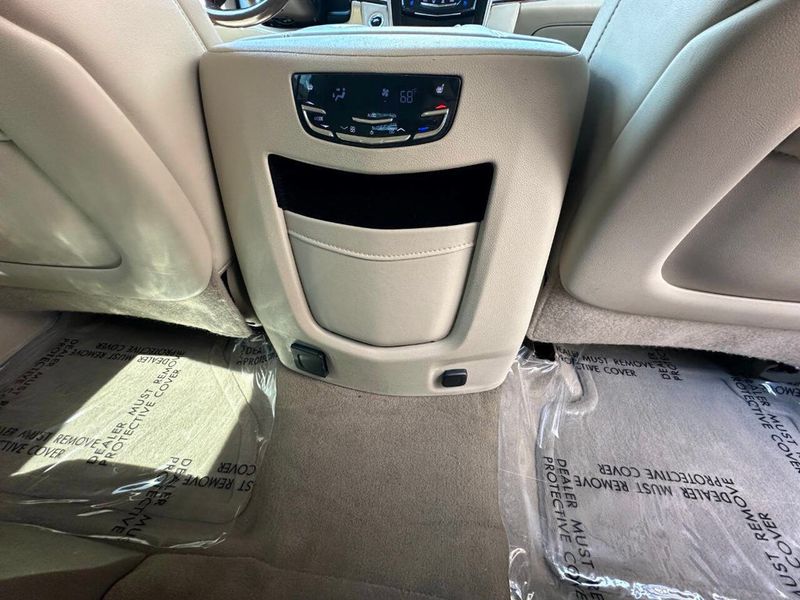 2017 Cadillac Escalade 4WD 4dr Luxury - 22875056 - 24