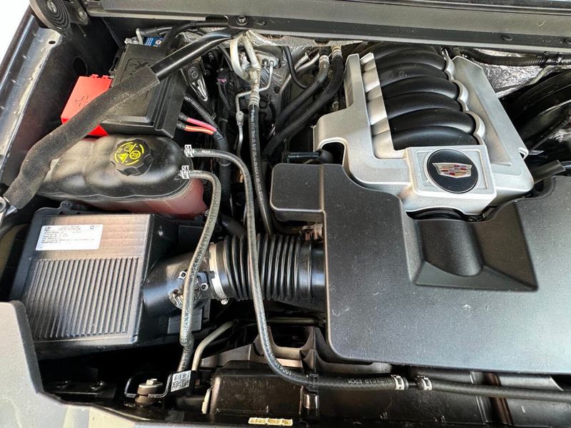 2017 Cadillac Escalade 4WD 4dr Luxury - 22875056 - 28