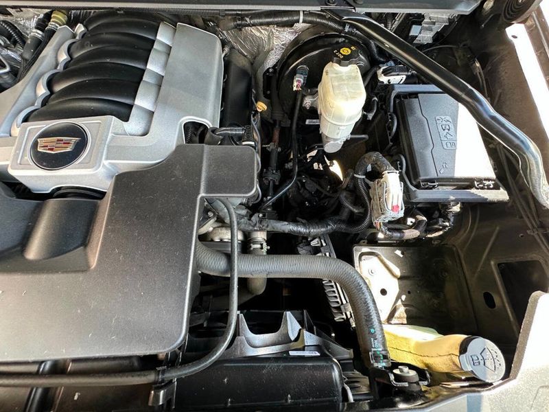 2017 Cadillac Escalade 4WD 4dr Luxury - 22875056 - 29