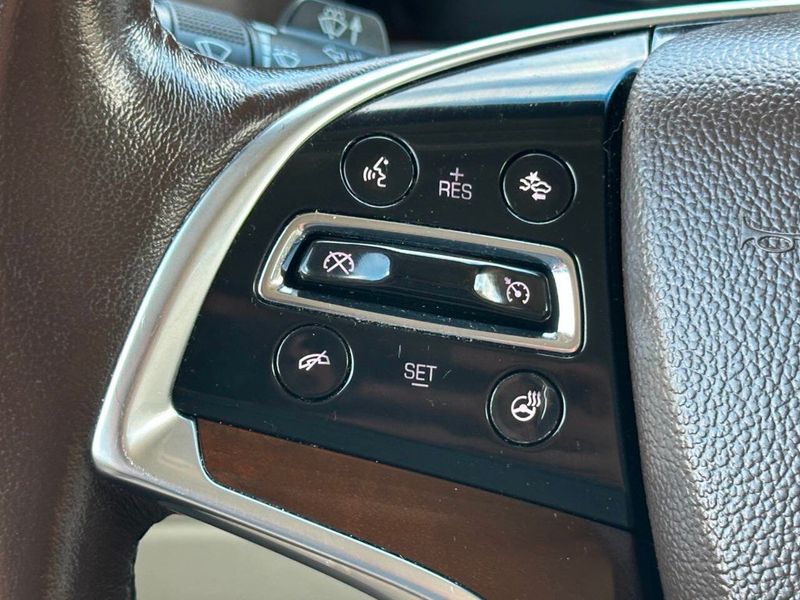 2017 Cadillac Escalade 4WD 4dr Luxury - 22875056 - 33