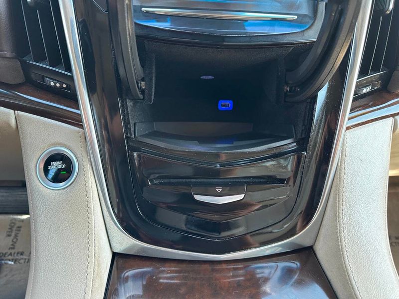 2017 Cadillac Escalade 4WD 4dr Luxury - 22875056 - 40