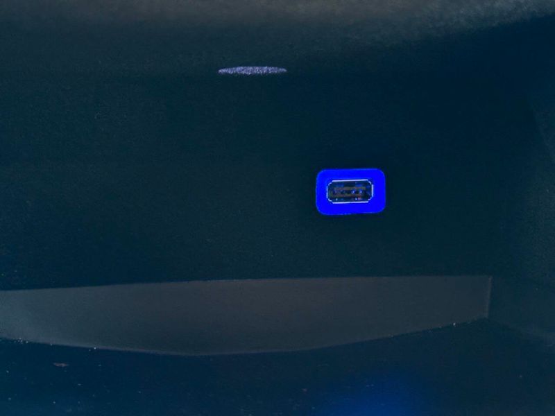 2017 Cadillac Escalade 4WD 4dr Luxury - 22875056 - 41