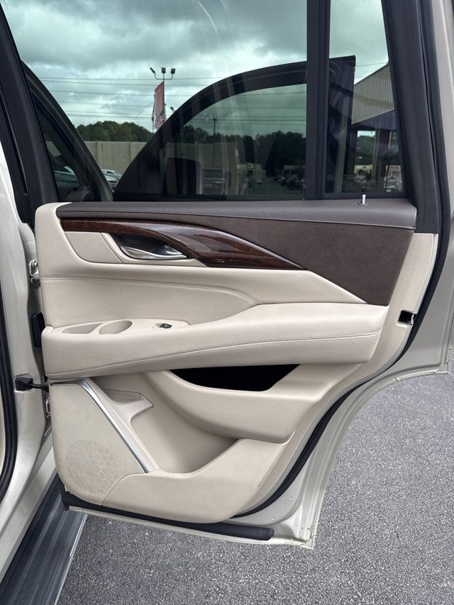 2017 Cadillac Escalade 4WD 4dr Luxury - 22907896 - 16