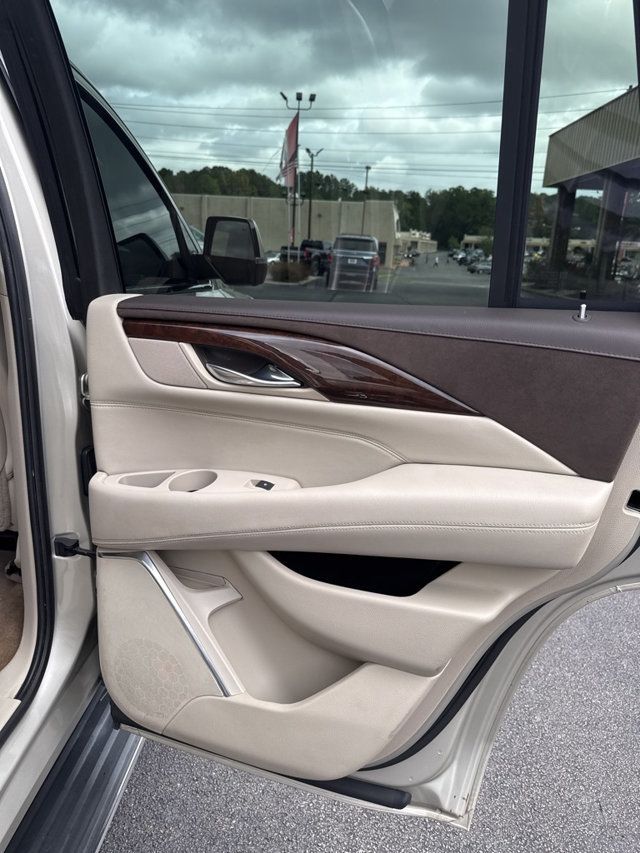2017 Cadillac Escalade 4WD 4dr Luxury - 22907896 - 17