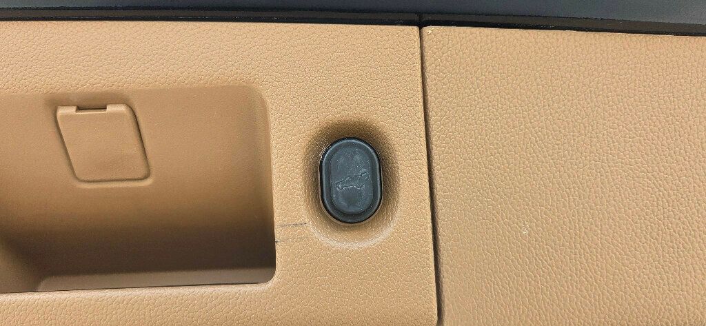 2017 Cadillac Escalade 4WD 4dr Platinum - 22910088 - 18