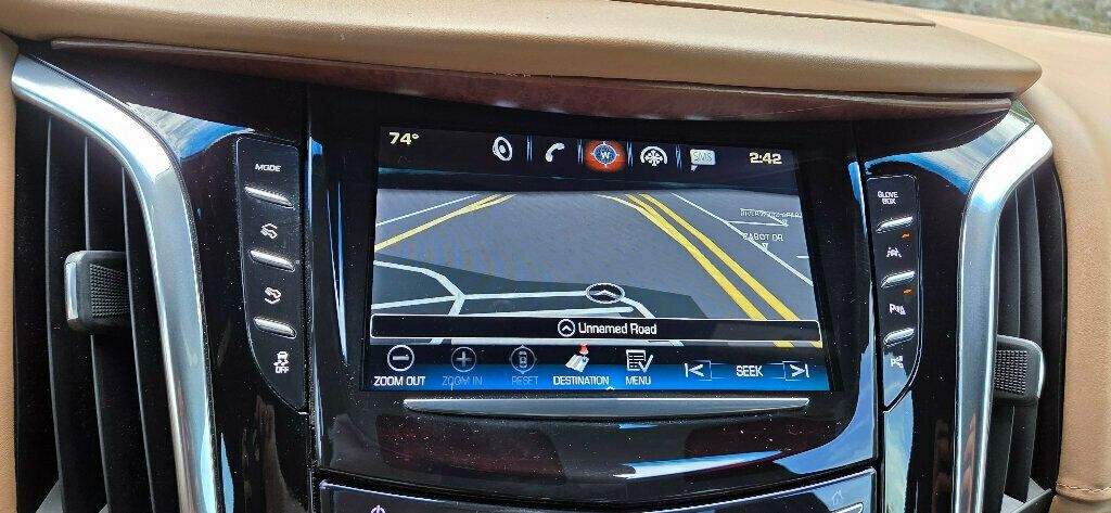 2017 Cadillac Escalade 4WD 4dr Platinum - 22910088 - 38