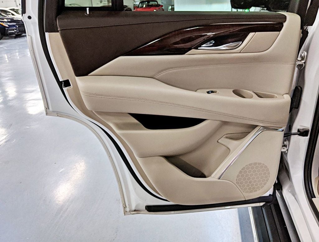 2017 Cadillac Escalade 4WD 4dr Premium Luxury - 22404442 - 44