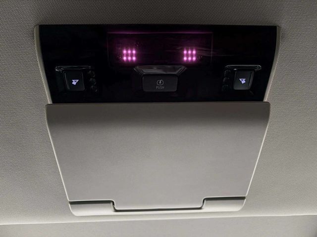 2017 Cadillac Escalade 4WD 4dr Premium Luxury - 22952543 - 31