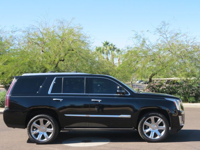 2017 Cadillac Escalade EXTRA CLEAN ESCALADE 3RD ROW SEAT LOW MILES 2 OWNER BLK BEAUTY  - 22938570 - 2