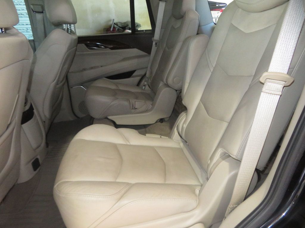 2017 Cadillac Escalade EXTRA CLEAN ESCALDE 3RD ROW SEAT LOW MILES 2 OWNER BLACK BEAUTY  - 22938570 - 23