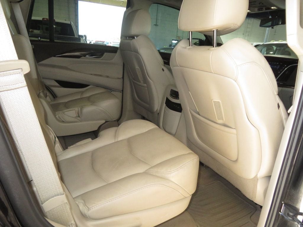 2017 Cadillac Escalade EXTRA CLEAN ESCALDE 3RD ROW SEAT LOW MILES 2 OWNER BLACK BEAUTY  - 22938570 - 28