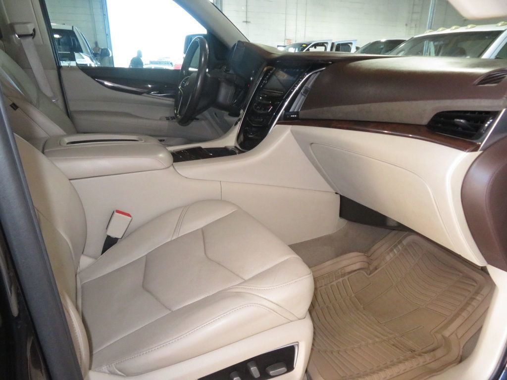 2017 Cadillac Escalade EXTRA CLEAN ESCALDE 3RD ROW SEAT LOW MILES 2 OWNER BLACK BEAUTY  - 22938570 - 32