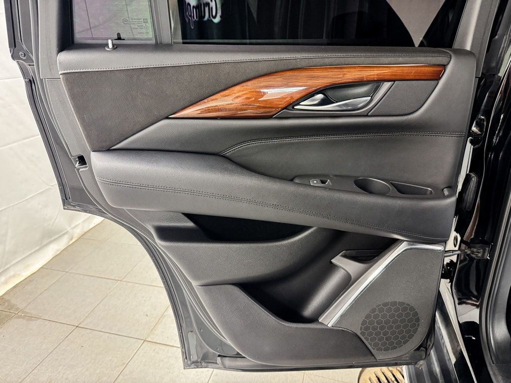 2017 Cadillac Escalade LUXURY 4WD - 23072464 - 14