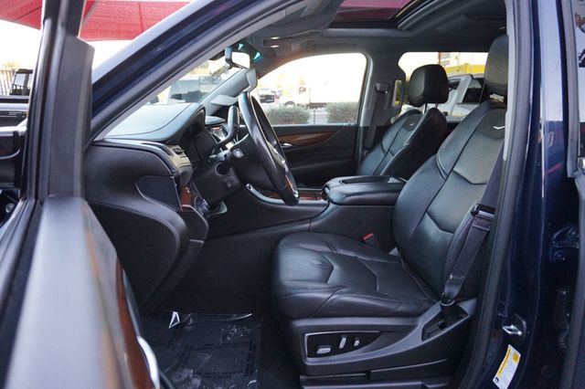 2017 Cadillac Escalade PREMIUM LUXUXRY, 4X4, PREMIUM WHEELS, MOON ROOF, 3RD ROW SEATING - 23100112 - 19