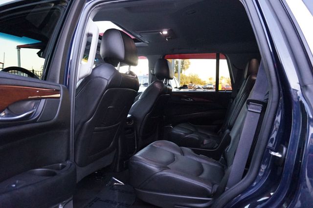 2017 Cadillac Escalade PREMIUM LUXUXRY, 4X4, PREMIUM WHEELS, MOON ROOF, 3RD ROW SEATING - 23100112 - 20